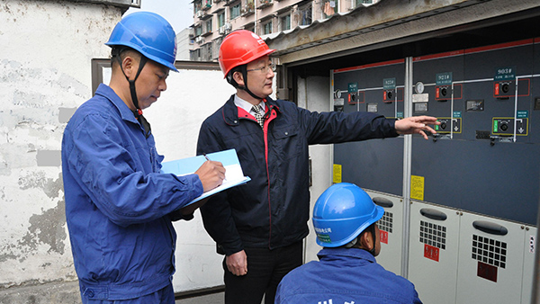 成都威智行新能源汽車(chē)銷(xiāo)售服務(wù)有限公司新增一臺(tái)315kva箱式變電站